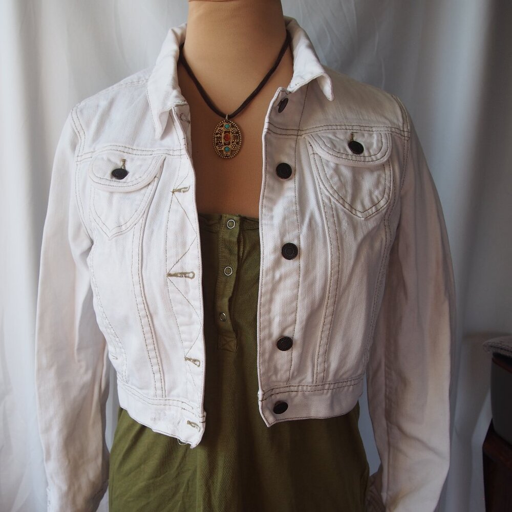 Forever 21 Distressed White Cropped Denim Jacket, Long sleeved, Size L